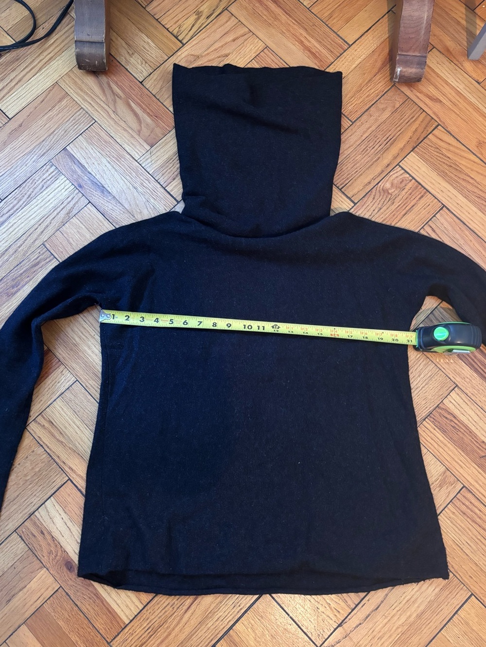 Vince cashmere blend super flattering turtleneck - Picture 3 of 8